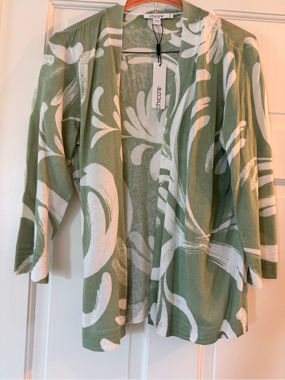 🌷NWT Chico's Mint Green & White Abstract Cardigan, Sz S, lightweight